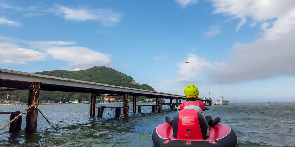 瀬戸内海、小豆島の海でシースクーター体験！アクティビティーができる海遊び体験/夜遊び体験