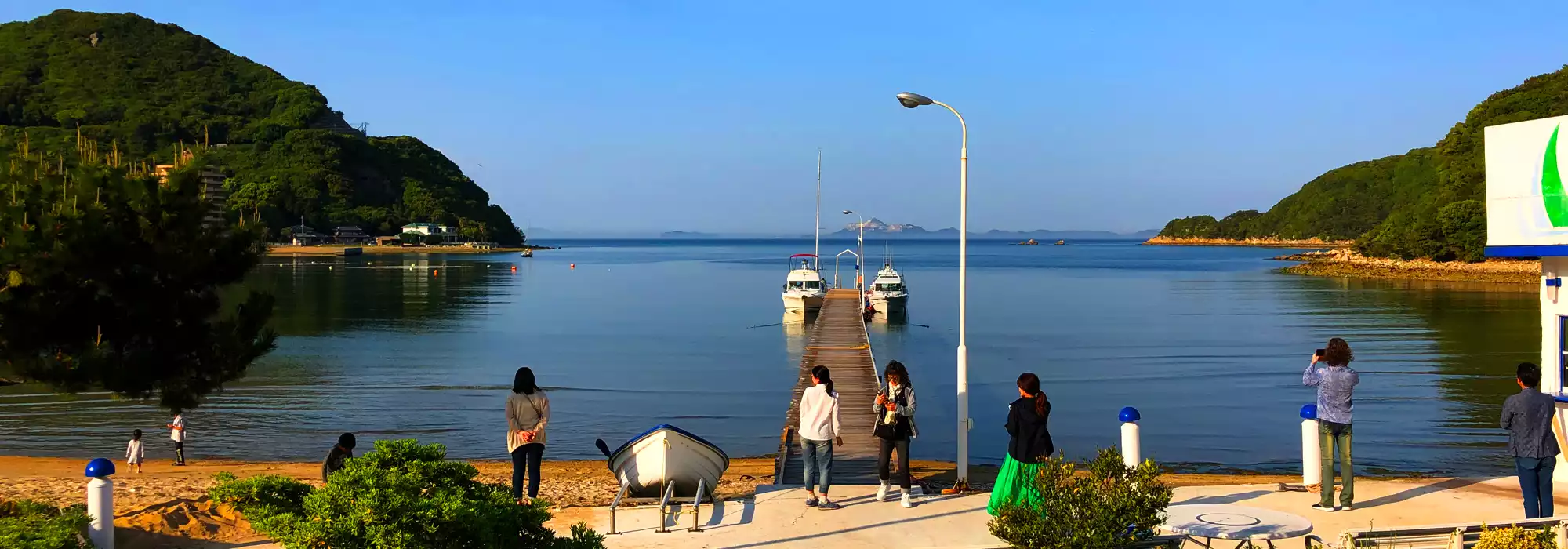 「シータイガーアイランドイン小豆島」から見える人々と船