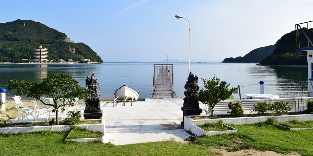 愛艇を係留できる、瀬戸内海の離島・香川県小豆島旅行におすすめの海沿いホテル、宿、コテージ「シータイガーアイランドイン小豆島」の係留・専用桟橋