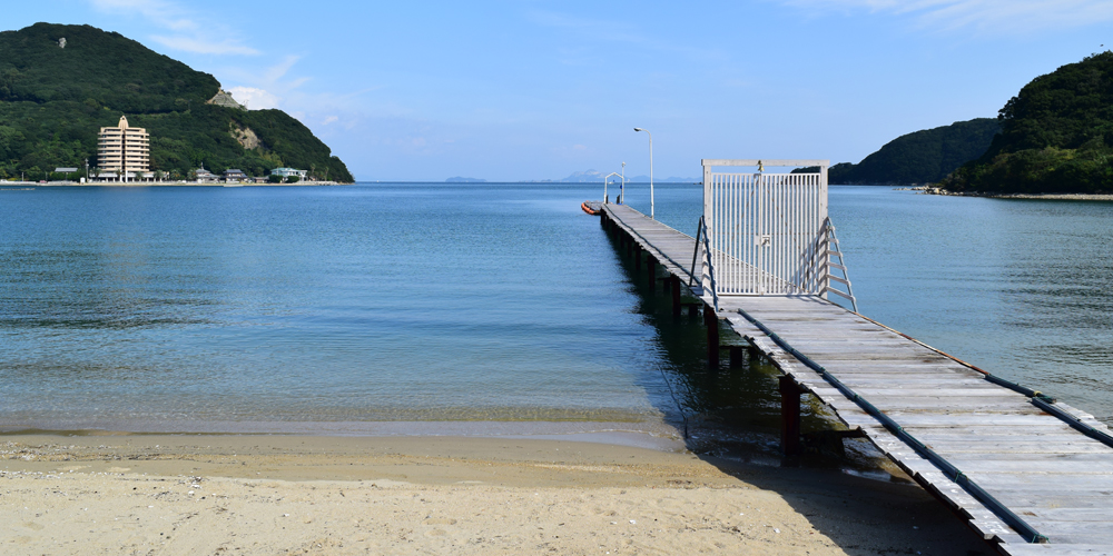 レンタルボートができる、瀬戸内海の離島・香川県小豆島旅行におすすめの海沿いホテル、宿、コテージ「シータイガーアイランドイン小豆島」の係留・専用桟橋