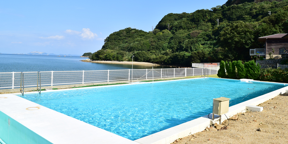 瀬戸内海の離島・香川県小豆島旅行におすすめの海沿いホテル、宿、コテージ「シータイガーアイランドイン小豆島」のプール