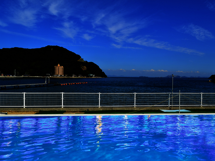 瀬戸内海のシータイガーアイランドイン小豆島で夜遊び・飲み放題付のナイトプールを楽しむ