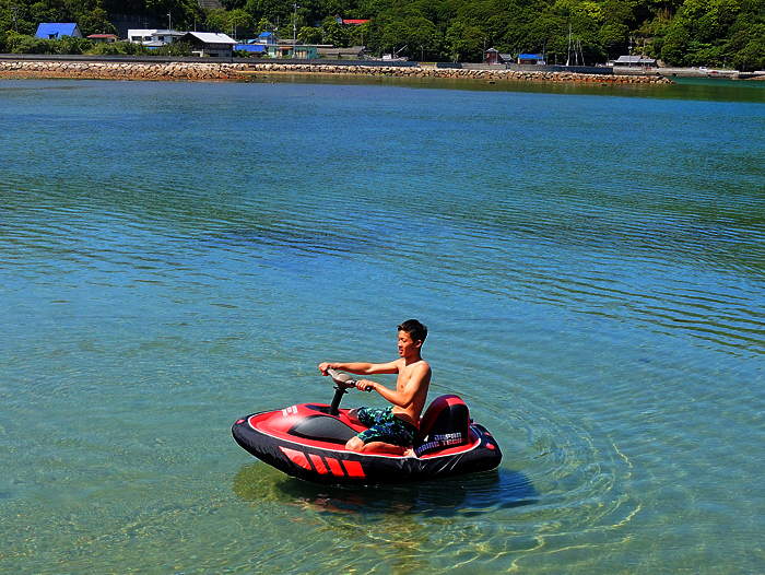 瀬戸内海のシータイガーアイランドイン小豆島でシースクーター体験
