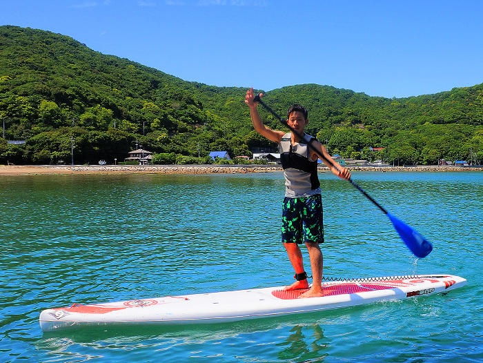 「シータイガーアイランドイン小豆島」でSUP体験をする